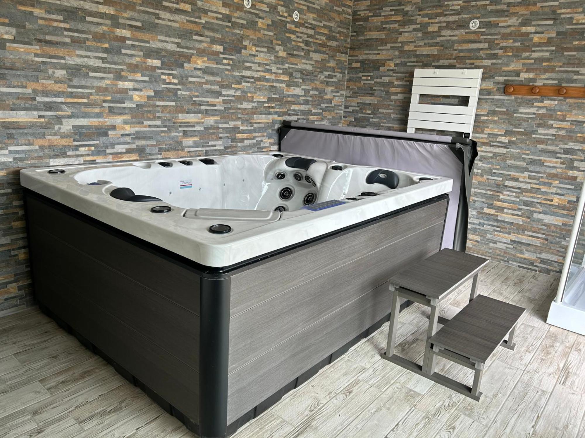 Le Domaine Du Bez Gite De Michel Piscine Sauna Hammam Spa Saint-Laurent-dʼOlt Екстериор снимка